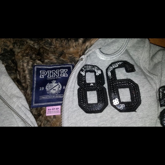 🔥SOLD 🔥Victoria’s Secret Pink Fur Lined Hoodie - Picture 3 of 4